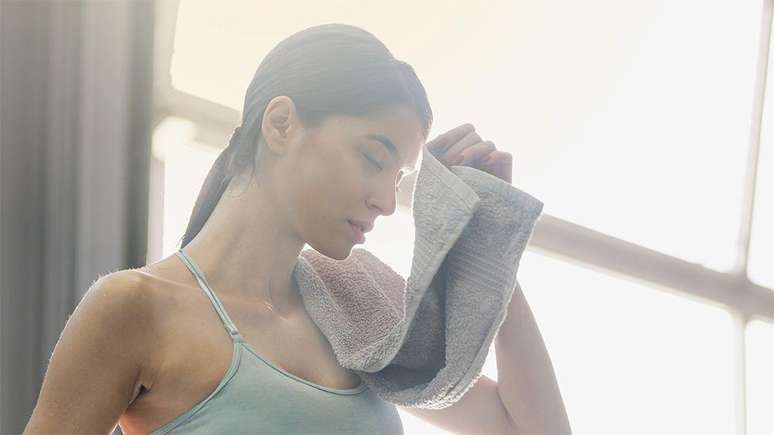 Os especialistas dizem que você definitivamente deve lavar sua toalha de ginástica regularmente