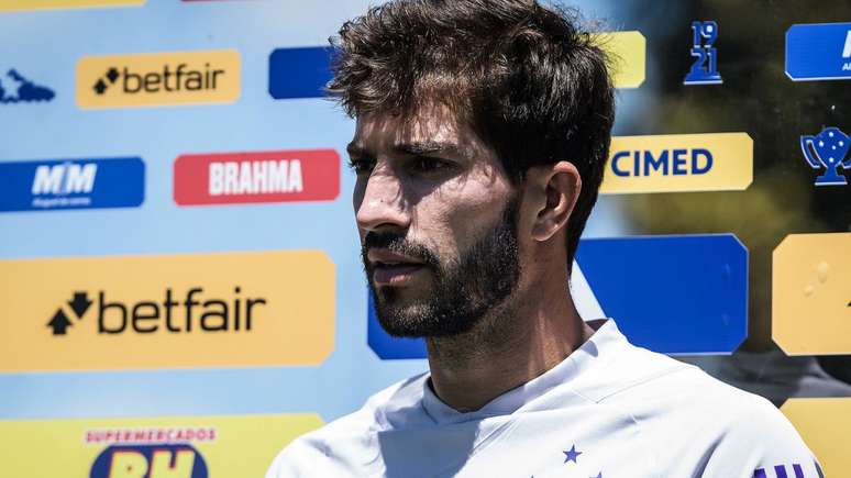 Lucas Silva fala sobre preparativos ao próximo jogo do Cruzeiro e marca de  200 jogos