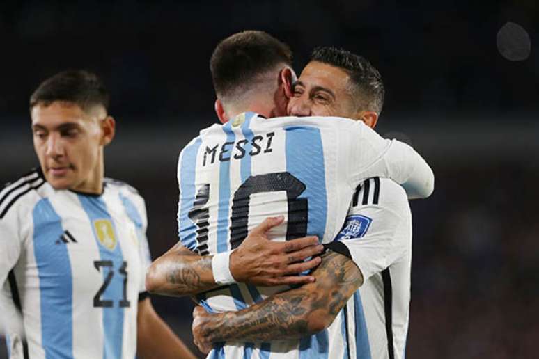 Messi ainda &eacute; d&uacute;vida na Argentina, para duelo contra a Bol&iacute;via &ndash;