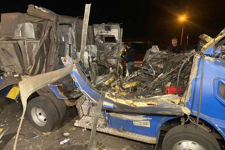 Assaltantes explodem carro-forte na Rodovia Anhanguera, em Limeira (SP)