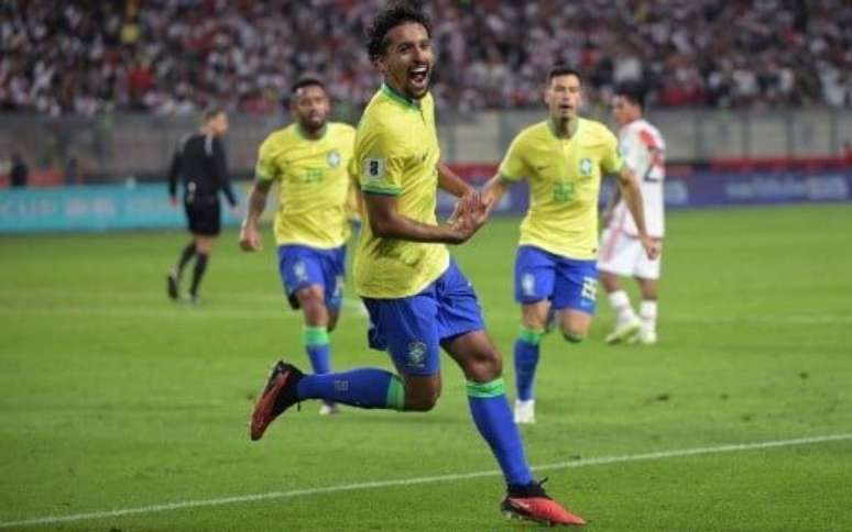 Brasil enfrenta o Peru em jogo que pode definir futuro do técnico