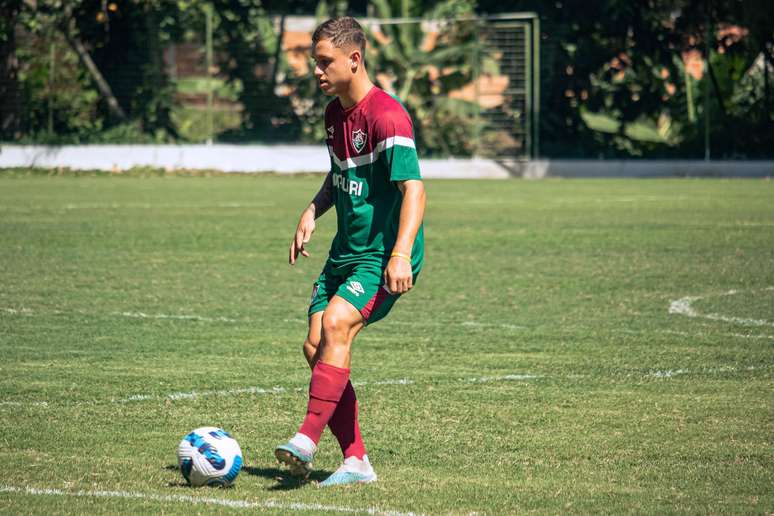 Com gol de Kauã Elias e assistência de Esquerdinha, Brasil bate