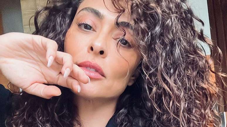 Juliana Paes is attacked after entering church wearing a see-through look