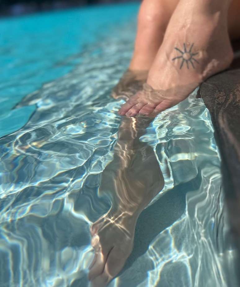 Paolla Oliveira atualizando bronzeado