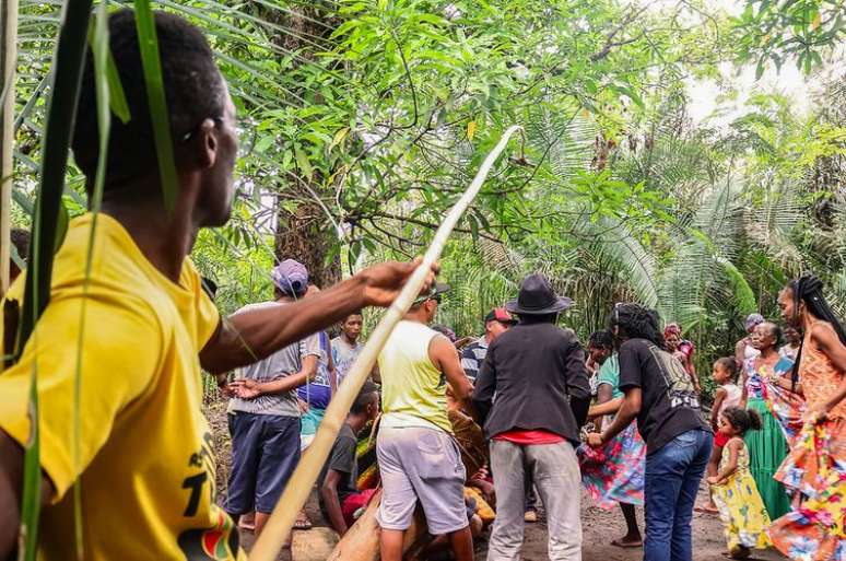 "Bambu drone" usado pela equipe da TV Quilombo 