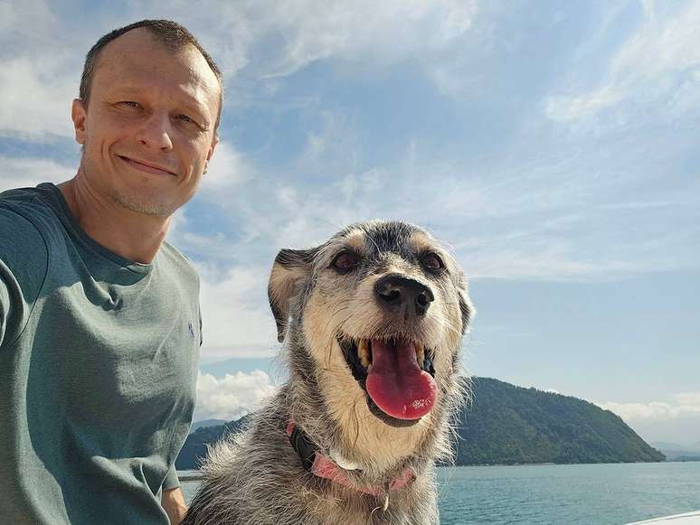 Alexandre Rossi, tutor de Estopinha, atualizou o estado de saúde da primeira pet influencer do Brasil.