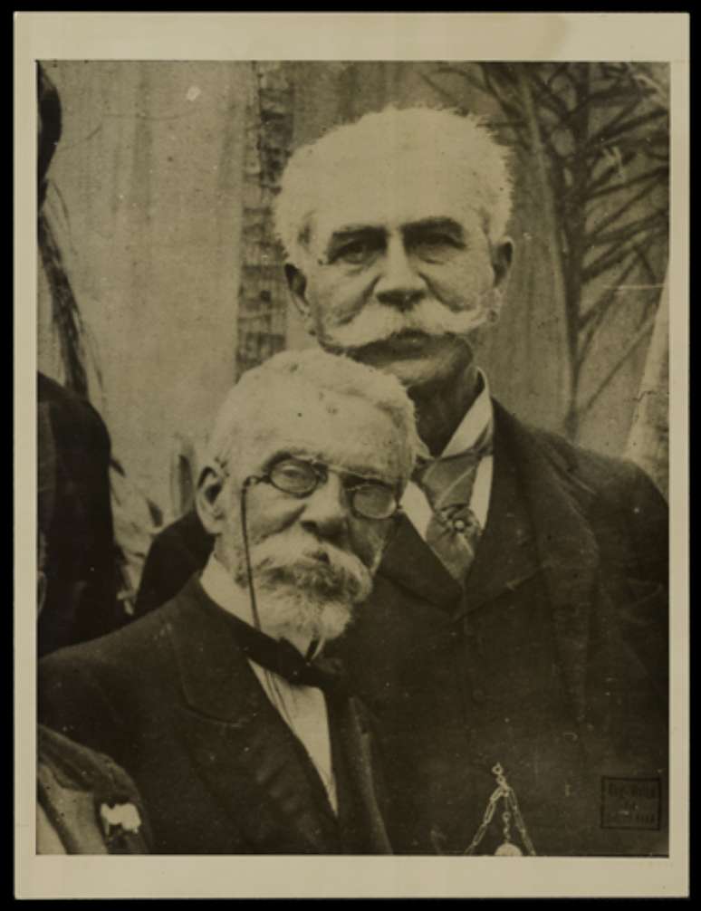 Machado de Assis e Joaquim Nabuco fundaram, juntos, a Academia Brasileira de Letras