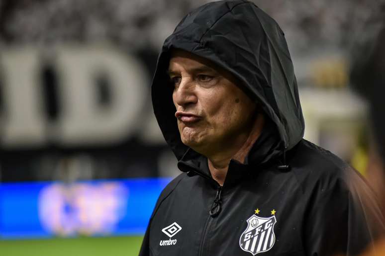 Santos will meet to discuss the dismissal of coach Diego Aguirre