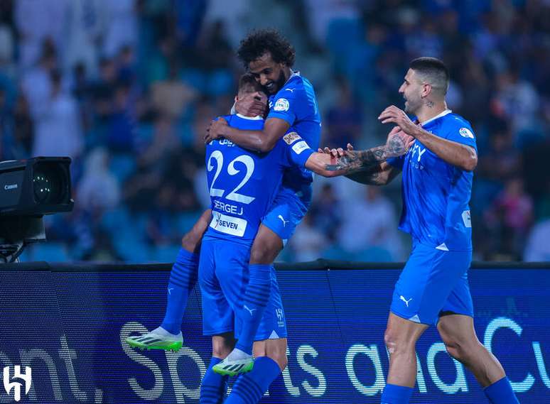 Romarinho faz dois, e Al-Ittihad vence em estreia na Champions da Ásia