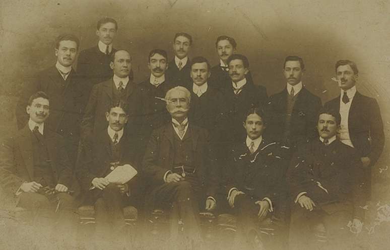 Joaquim Nabuco com colegas do Centro Acad&ecirc;mico XI de Agosto, da Faculdade de Direito em S&atilde;o Paulo, no ano de 1906