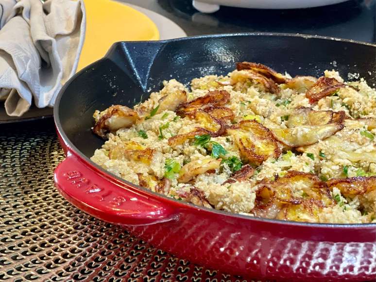 Easy to use banana crumble with ripe fruit, make it today
