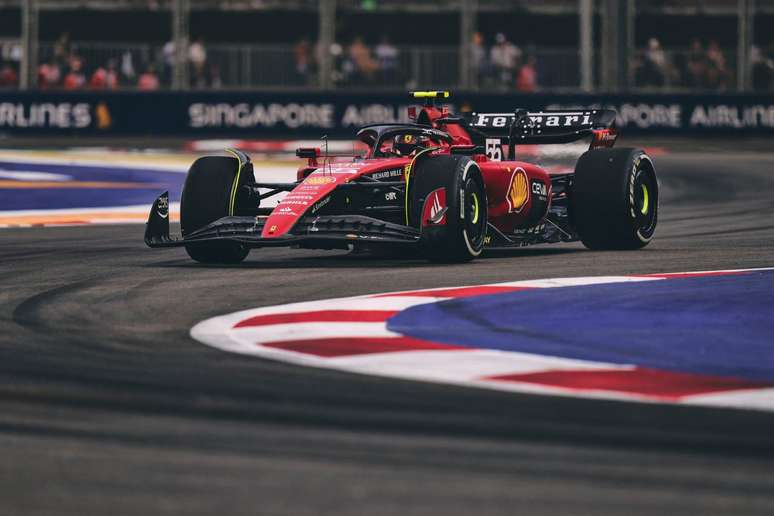 Carlos Sainz aliou estrategia com velocidade e vence o GP de Singapura