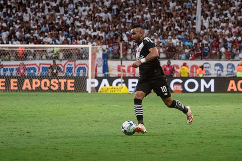 Payet ainda não atuou com titular pelo Vasco desde sua chegada –