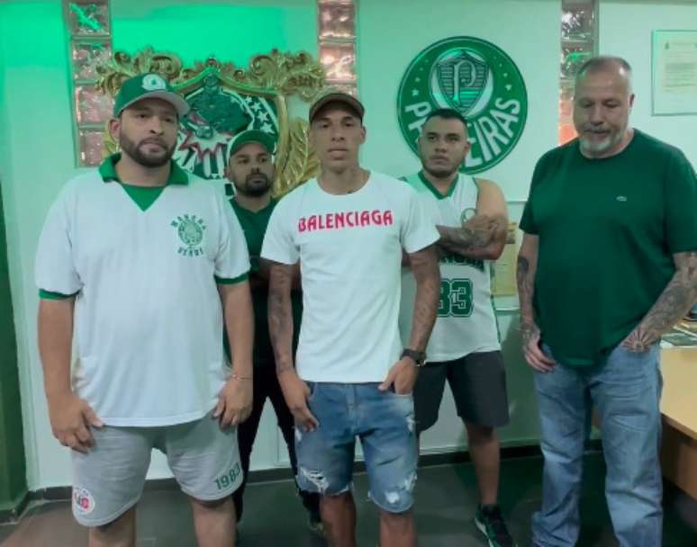 VÍDEO  Breno Lopes abre o placar para o Palmeiras contra o Fluminense