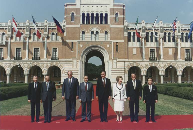 Encontro do G7 de 1990: os l&iacute;deres de sete pa&iacute;ses, e a Uni&atilde;o Europeia, se encontram nos Estados Unidos