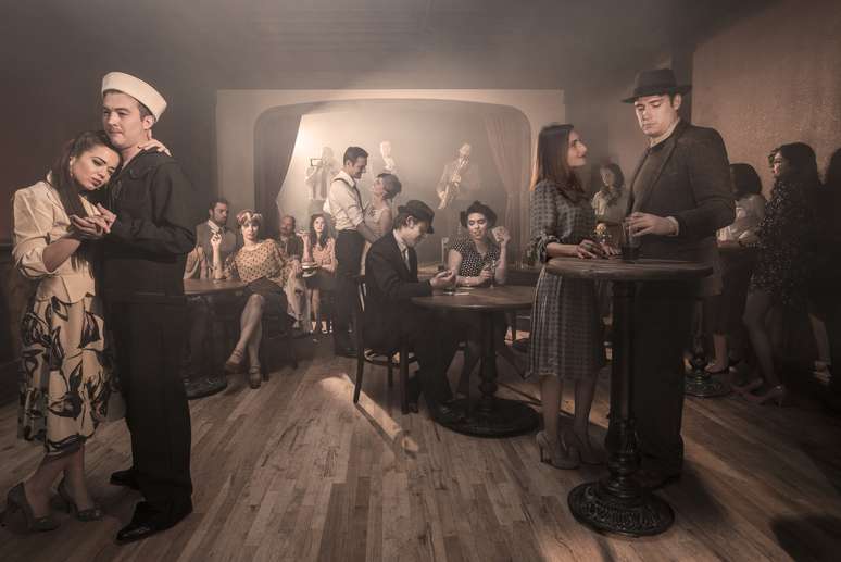 Festa em um speakeasy na década de 1940