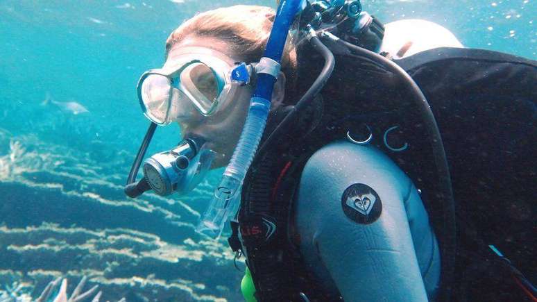 A bióloga marinha Taryn Foster trabalha para recuperar os recifes de corais nas águas do Oceano Índico, a oeste da Austrália