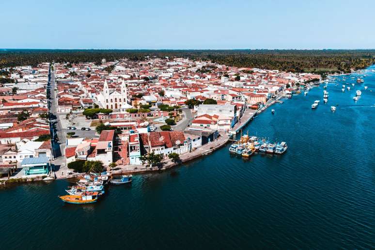 Em Piaçaçu, o rio São Francisco deságua no mar 