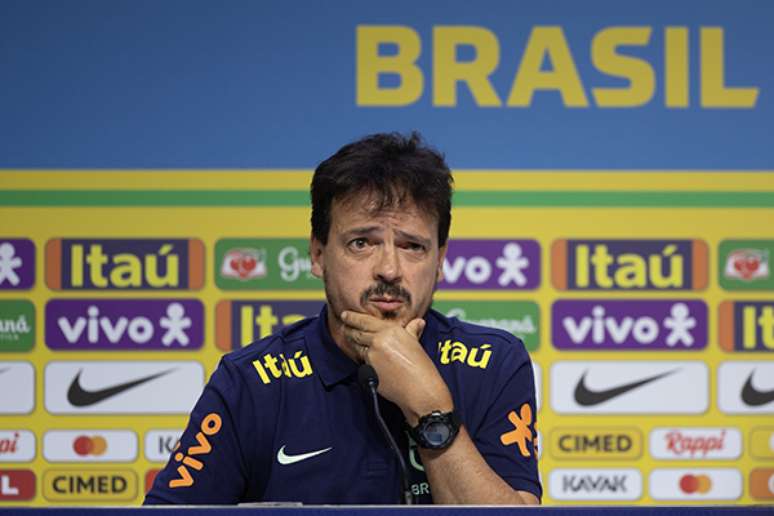 Diniz chamará jogadores à Seleção em data pouco usual –