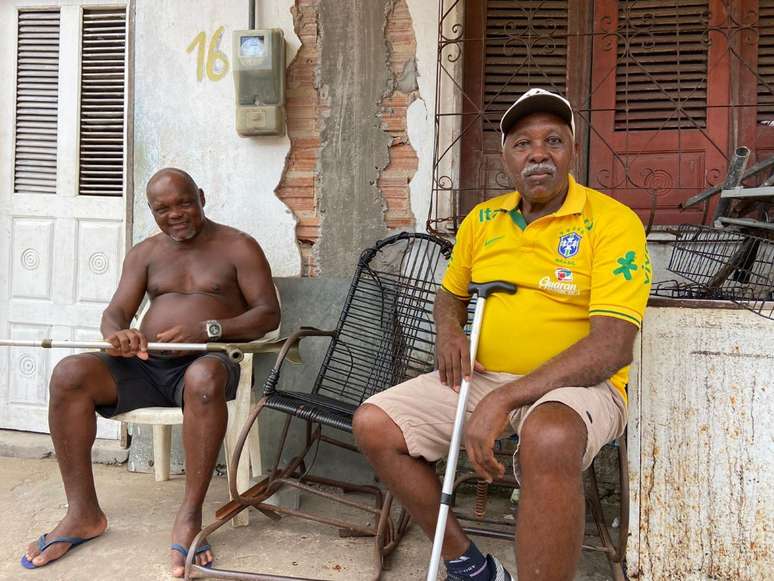 Seu Simeão Gusmão e seu amigo Antônio Cardoso, pioneiros do comércio da Liberdade, em São Luís, Maranhão.