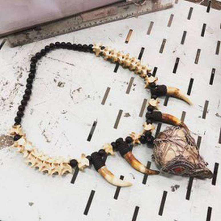 Pe&ccedil;as de artesanato continham materiais de animais silvestres e foram apreendidas pelo Ibama.