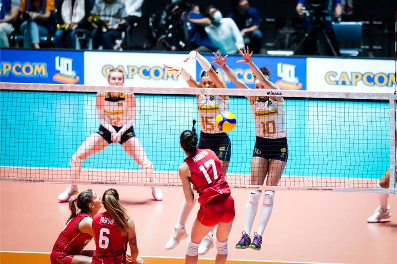 De virada, Brasil vence República Dominicana no vôlei feminino no tie-break