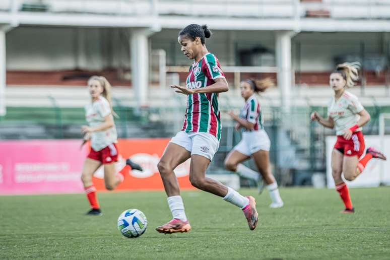 Estefany Maria designs the games for the Carioca Women’s Championship