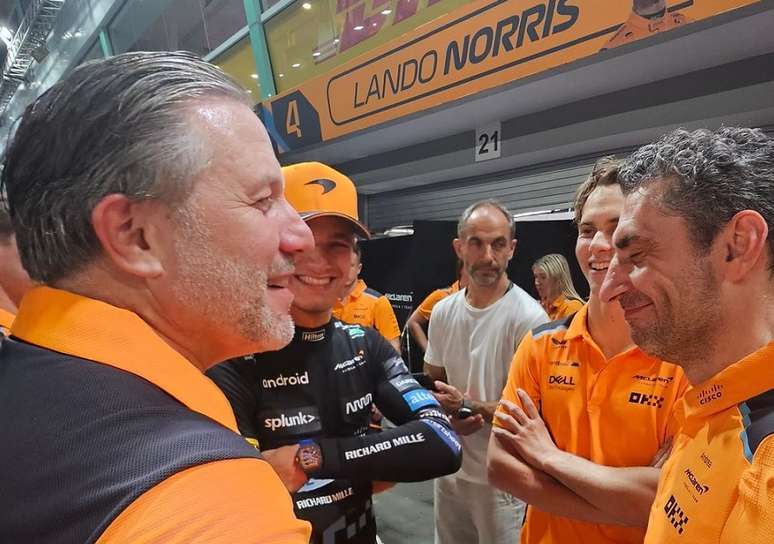 Andrea Stella, Zak Brown, Lando Norris e Oscar Piastri: o destino da McLaren está nestas mãos