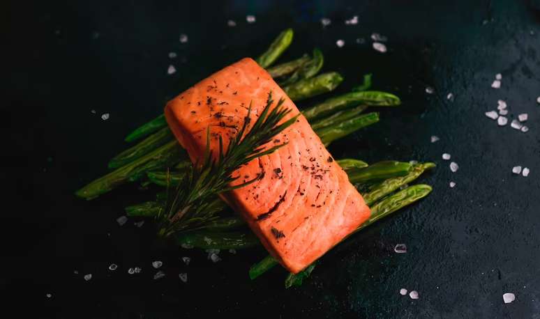 Salmão impresso em 3D da Revo Foods ou filé de peixe vegano