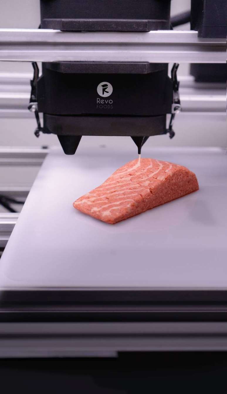 Revo Foods afirma que conseguiu desenvolver o primeiro processo capaz de produzir alimentos impressos em 3D em massa.