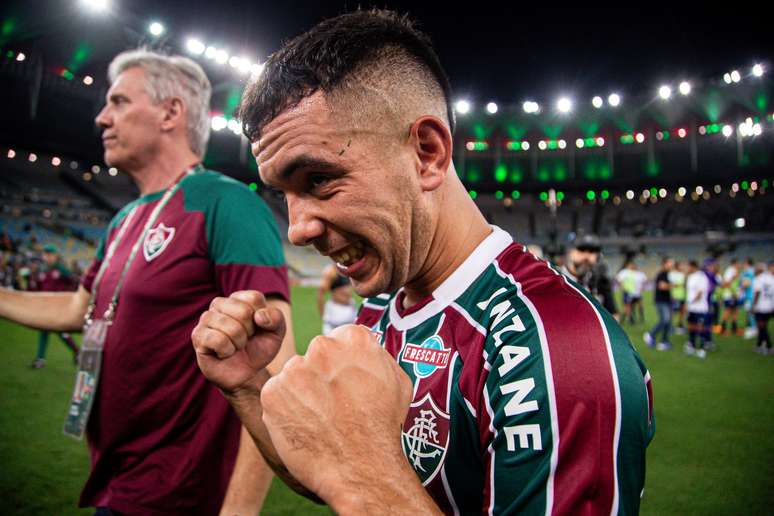 Leo Fern&aacute;ndez comemora seu primeiro gol pelo Fluminense ap&oacute;s a partida contra o Cruzeiro 