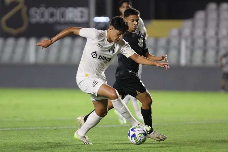 Corinthians encara o Santos no primeiro jogo da semifinal do