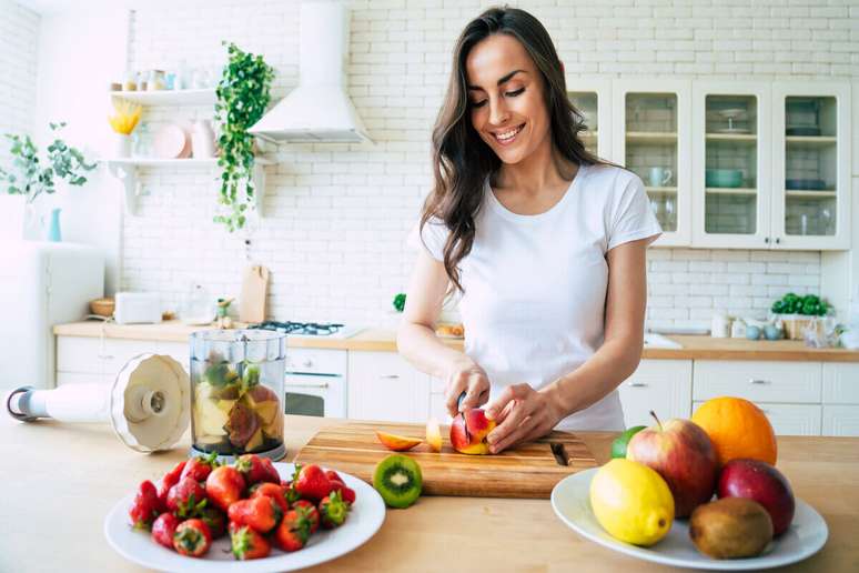 Consumir frutas e verduras favorece a ingest&atilde;o de nutrientes 