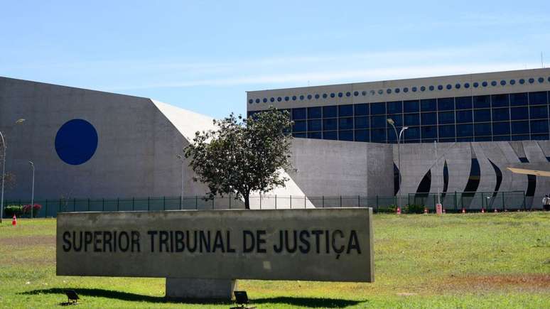 A defesa pediu o envio do caso ao Supremo após o STJ rejeitar a inclusão da tradução completa do processo
