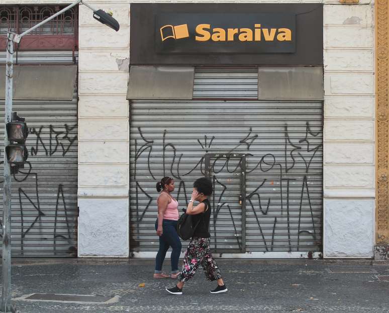Rede Dia fecha lojas, anuncia demissões e pede recuperação judicial - Hora  do Povo