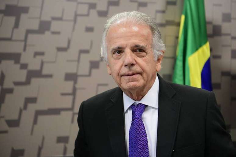 José Múcio Monteiro, ministro da Defesa, diz que havia "muita gente que não desejava sair do poder" no governo anterior