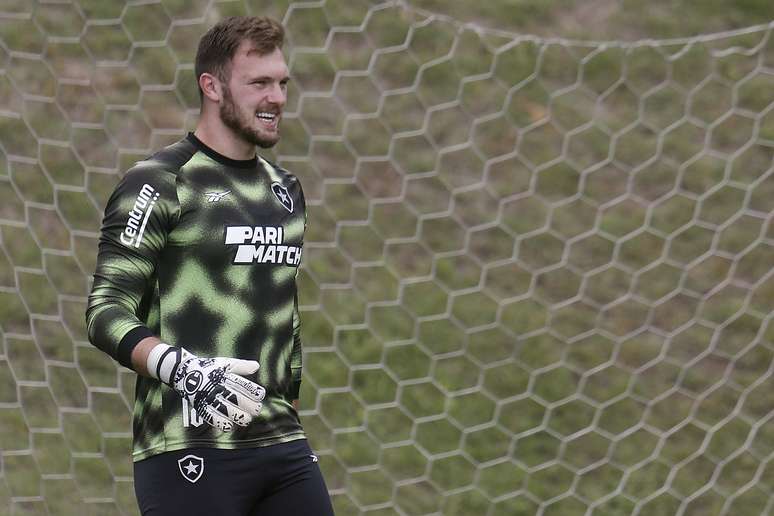 Com apenas uma vitória no últimos cinco jogos, Botafogo visita Timão