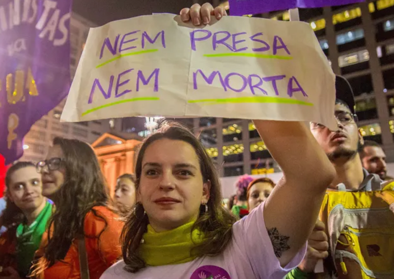 Ação coletiva defende o direito ao aborto no Brasil