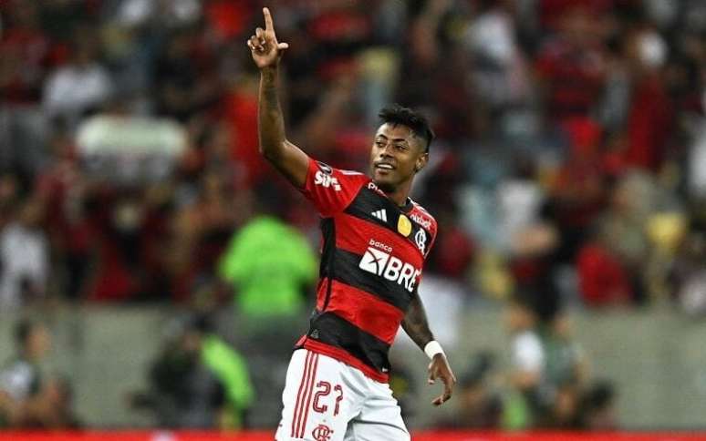 Saída de dois jogadores e novidade por Bruno Henrique