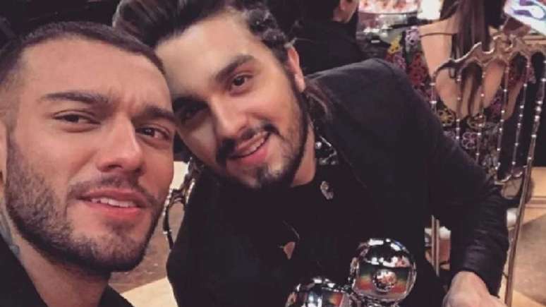 Lucas Lucco talks romance rumors with Luan Santana