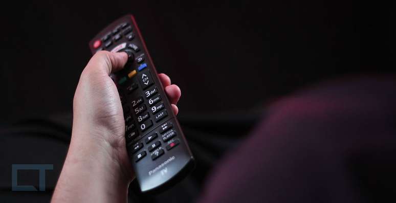 Como conectar o celular na Smart TV Panasonic?