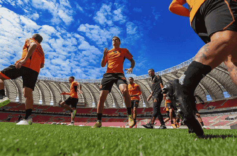 Jogadores do Colorado se preparam para a semifinal da Libertadores contra o Fluminense –