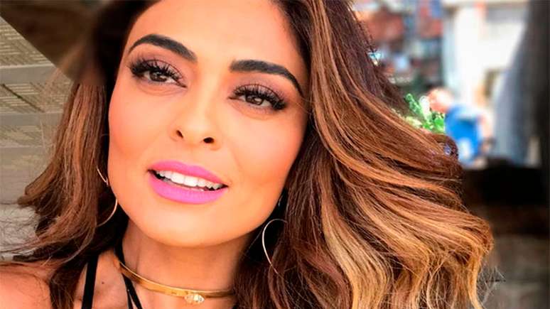 Juliana Paes exudes beauty wearing a thong and showing off her sculptural body on the beach
