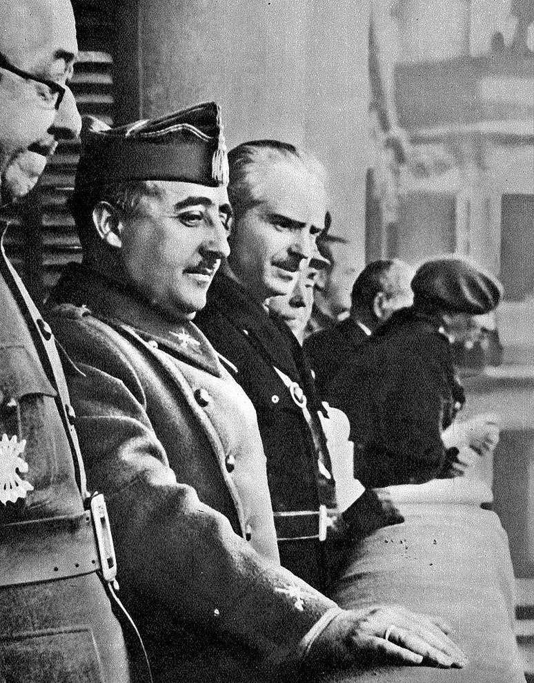 Pio 12 foi um anticomunista ferrenho e, por isso, n&atilde;o hesitou em saudar com "alegria" o triunfo de Francisco Franco na Guerra Civil espanhola