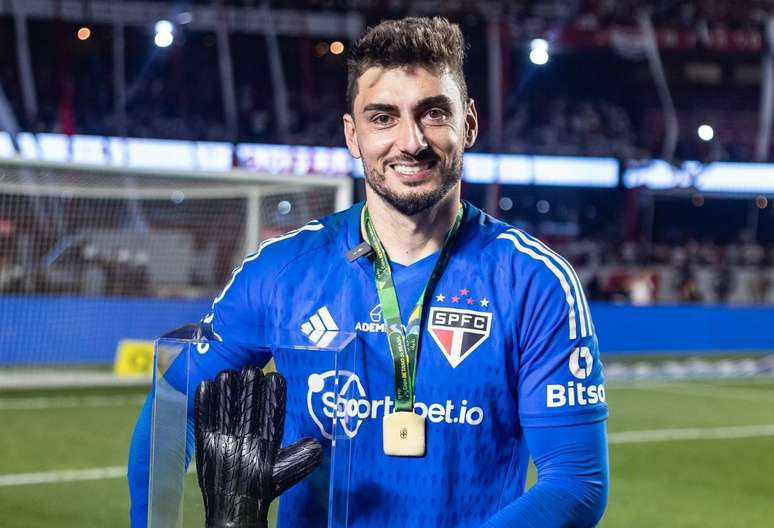 Goleiro do São Paulo, Rafael conquista tetra da Copa do Brasil e iguala  recorde de Zinho e Roger Machado