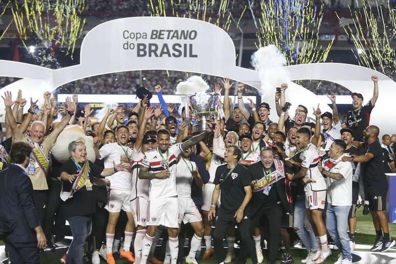 São Paulo é campeão da Copa do Brasil - Folha PE