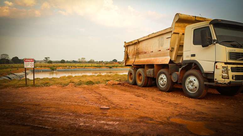 Água utilizada no processo de mineração é de reuso em minas de Poconé