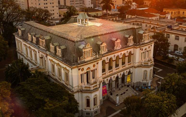 O Museu das Favelas está localizado no Palácio dos Campos Elíseos, no Centro de São Paulo