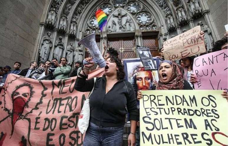 Manifestação em São Paulo pede rigor na punição aos estupradores