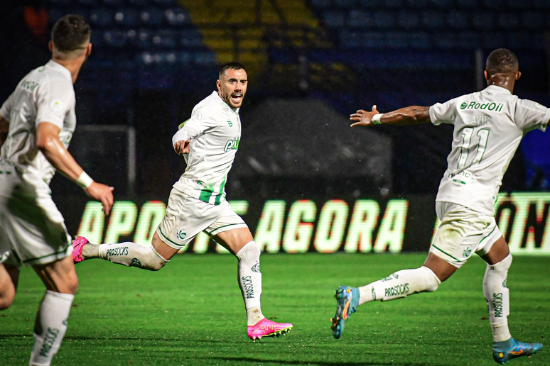 Guarani vence de virada e rouba o lugar do Novorizontino no G-4 da Série B